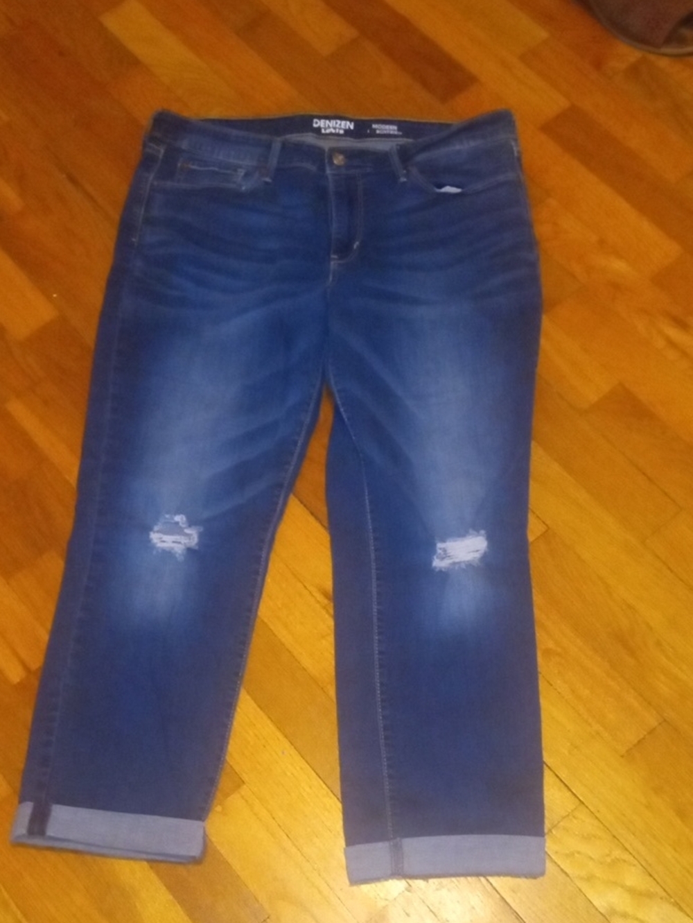 Denizen from Levi's Dark Blue Distressed Boyfriend Jeans size 14, cuff hem